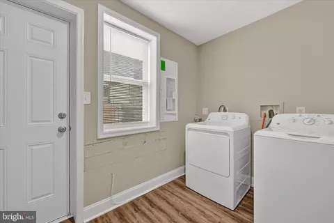 Entry Way - 216 N Glover St, Baltimore, MD 21224 photo 7 of 7
