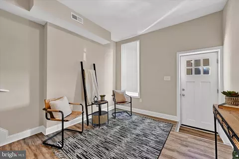 Entry Way - 216 N Glover St, Baltimore, MD 21224 photo 3 of 7