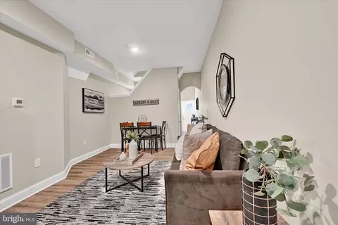 Entry Way - 216 N Glover St, Baltimore, MD 21224 photo 5 of 7