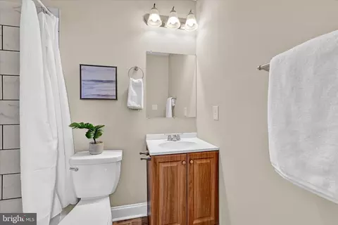 Bath - 216 N Glover St, Baltimore, MD 21224 photo 2 of 3