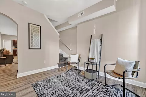 Entry Way - 216 N Glover St, Baltimore, MD 21224 photo 2 of 7