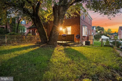 Exterior - 407 Croydon Rd, Baltimore, MD 21212 photo 3 of 4