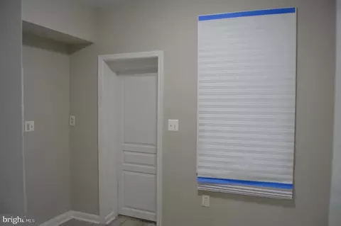 Entry Way - 716 Mckewin Ave, Baltimore, MD 21218 photo 5 of 8