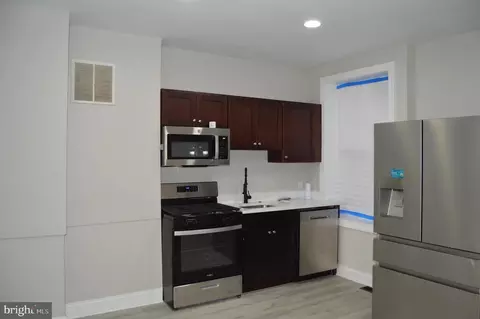 Entry Way - 716 Mckewin Ave, Baltimore, MD 21218 photo 3 of 8