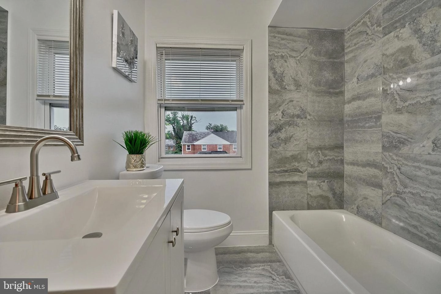 Bath - 3904 Brookhill Rd, Baltimore, MD 21215 photo 2 of 4