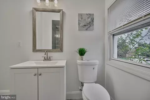 Bath - 3904 Brookhill Rd, Baltimore, MD 21215 photo 4 of 4