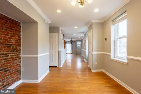 Entry Way - 282 S Robinson St, Baltimore, MD 21224 photo 3 of 12
