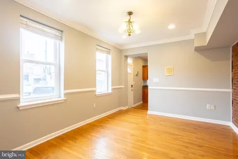 Living - 282 S Robinson St, Baltimore, MD 21224 photo 4 of 7