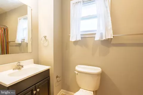 Bath - 282 S Robinson St, Baltimore, MD 21224 photo 3 of 6