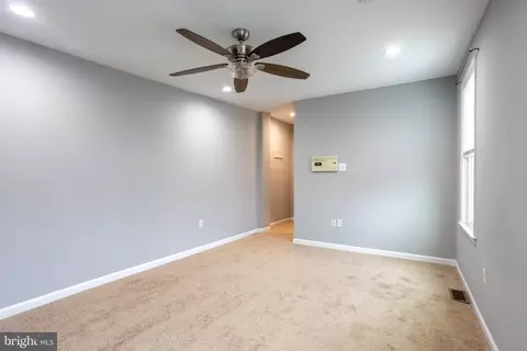 Entry Way - 282 S Robinson St, Baltimore, MD 21224 photo 9 of 12