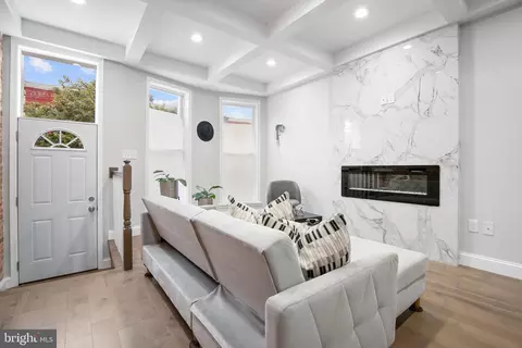 Entry Way - 522 E 23rd St, Baltimore, MD 21218 photo 1 of 5