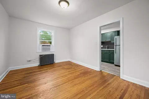 Living - 417 Random Rd, Baltimore, MD 21229 photo 3 of 3