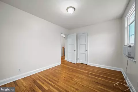 Bedroom - 417 Random Rd, Baltimore, MD 21229 photo 3 of 4