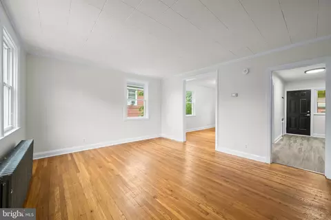 Living - 417 Random Rd, Baltimore, MD 21229 photo 1 of 3