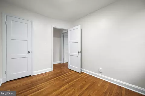 Bedroom - 417 Random Rd, Baltimore, MD 21229 photo 2 of 4