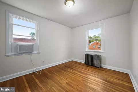 Bedroom - 417 Random Rd, Baltimore, MD 21229 photo 4 of 4