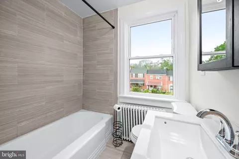 Bath - 417 Random Rd, Baltimore, MD 21229 photo 1 of 1