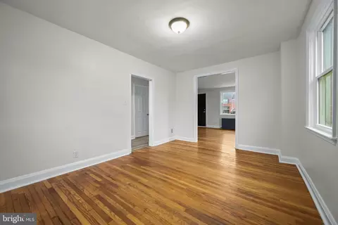 Entry Way - 417 Random Rd, Baltimore, MD 21229 photo 3 of 3