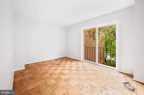 Living - 1985 Greenberry Rd, Baltimore, MD 21209 photo 8 of 11
