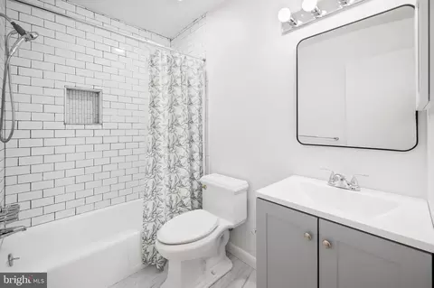 Bath - 1985 Greenberry Rd, Baltimore, MD 21209 photo 3 of 3
