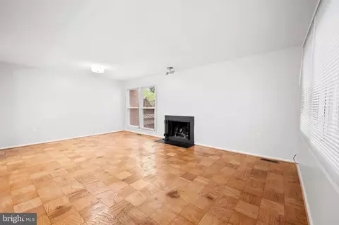 Living - 1985 Greenberry Rd, Baltimore, MD 21209 photo 3 of 11