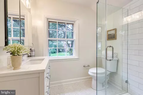 Bath - 311 Broadmoor Rd, Baltimore, MD 21212 photo 3 of 4