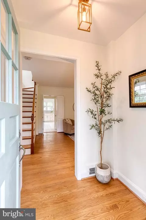 Entry Way - 311 Broadmoor Rd, Baltimore, MD 21212 photo 1 of 4