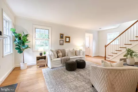 Living - 311 Broadmoor Rd, Baltimore, MD 21212 photo 2 of 5