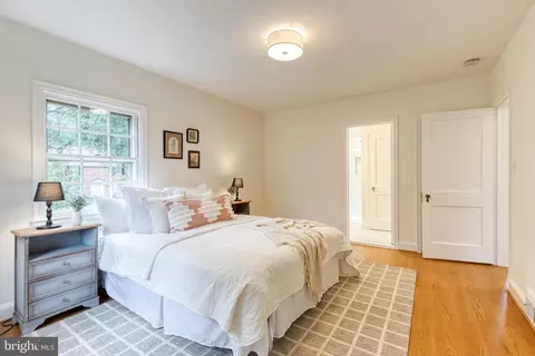 Bedroom - 311 Broadmoor Rd, Baltimore, MD 21212 photo 2 of 4