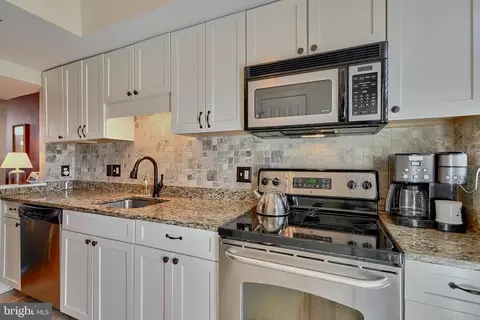 Kitchen - 507 E Fort Ave, Baltimore, MD 21230 photo 3 of 4