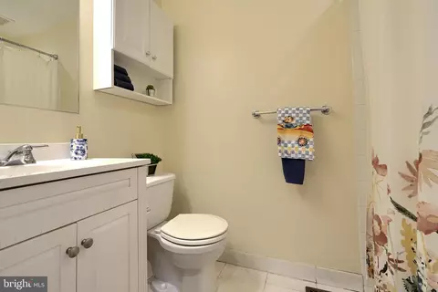 Bath - 507 E Fort Ave, Baltimore, MD 21230 photo 2 of 4