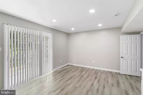 Living - 614 Gibson Rd, Baltimore, MD 21229 photo 4 of 4