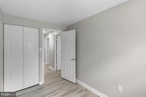 Entry Way - 614 Gibson Rd, Baltimore, MD 21229 photo 1 of 1