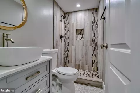 Bath - 903 W 34th St, Baltimore, MD 21211 photo 11 of 13