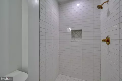 Bath - 903 W 34th St, Baltimore, MD 21211 photo 4 of 13