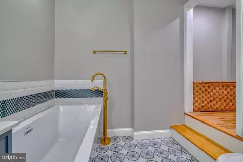 Bath - 903 W 34th St, Baltimore, MD 21211 photo 6 of 13