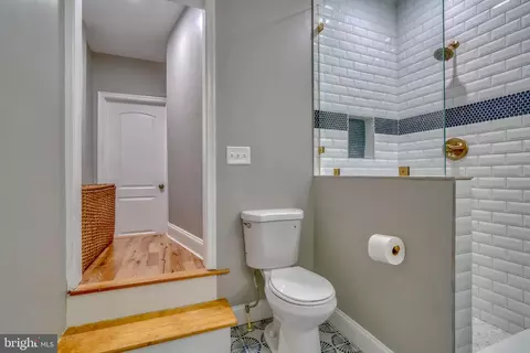 Bath - 903 W 34th St, Baltimore, MD 21211 photo 10 of 13