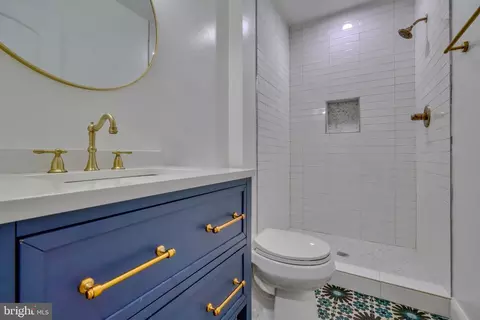 Bath - 903 W 34th St, Baltimore, MD 21211 photo 3 of 13