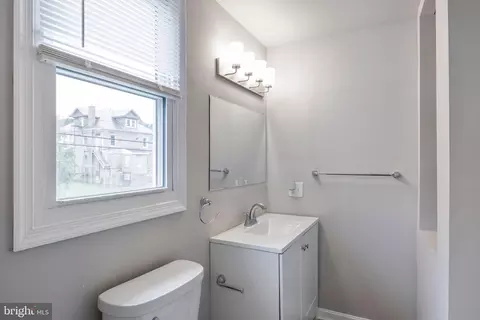 Bath - 4202 Glenarm Ave, Baltimore, MD 21206 photo 2 of 2