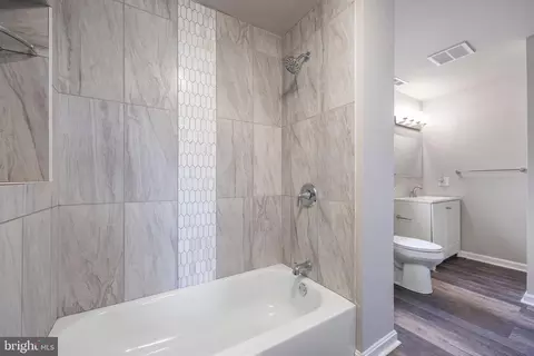 Bath - 4202 Glenarm Ave, Baltimore, MD 21206 photo 1 of 2