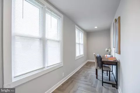 Entry Way - 4202 Glenarm Ave, Baltimore, MD 21206 photo 4 of 9
