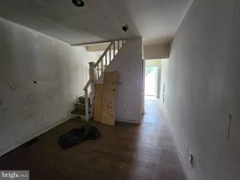 Entry Way - 2127 Mchenry St, Baltimore, MD 21223 photo 3 of 6