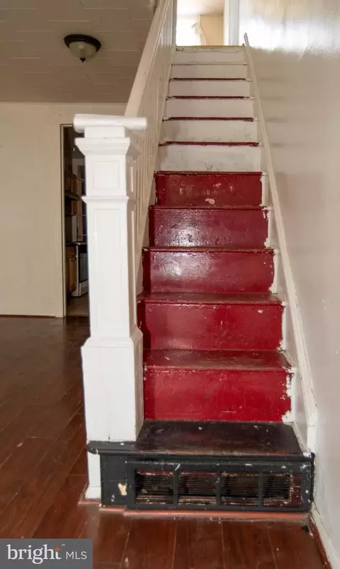 Entry Way - 436 N Rose St, Baltimore, MD 21224 photo 6 of 8