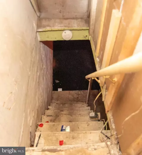 Entry Way - 436 N Rose St, Baltimore, MD 21224 photo 8 of 8