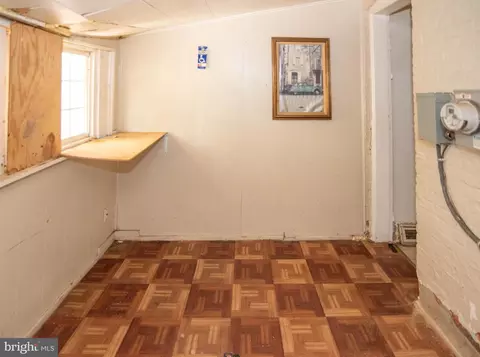 Entry Way - 436 N Rose St, Baltimore, MD 21224 photo 5 of 8