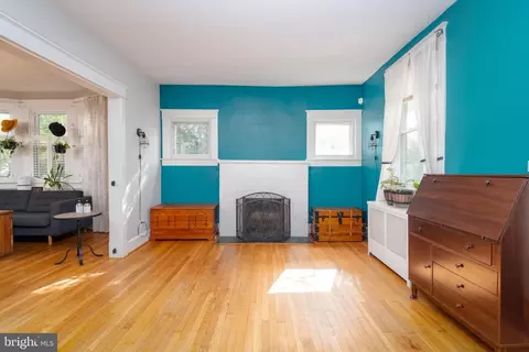 Living - 6019 Sycamore Rd, Baltimore, MD 21212 photo 1 of 6