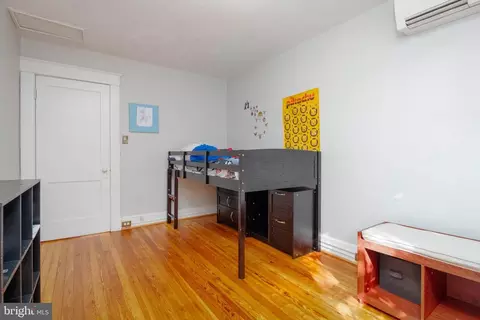 Bedroom - 6019 Sycamore Rd, Baltimore, MD 21212 photo 2 of 8