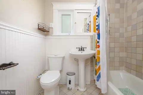 Bath - 6019 Sycamore Rd, Baltimore, MD 21212 photo 2 of 2