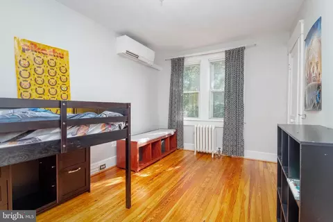 Bedroom - 6019 Sycamore Rd, Baltimore, MD 21212 photo 3 of 8
