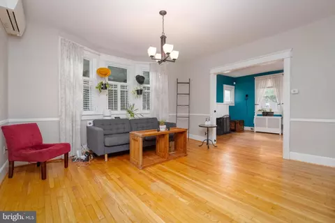 Living - 6019 Sycamore Rd, Baltimore, MD 21212 photo 6 of 6